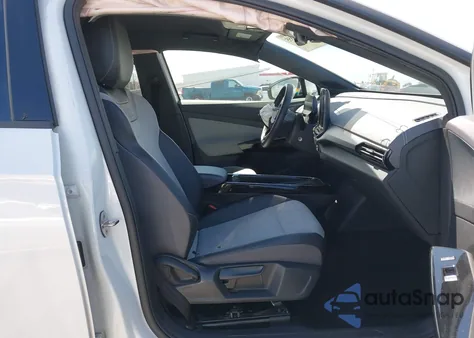 2024 Volkswagen Id.4 Pro z USA, uszkodzony, nr VIN 1V2CRPE83RC000417